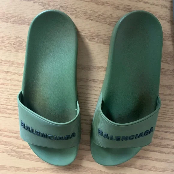 Balenciaga men’s pool slide sandals